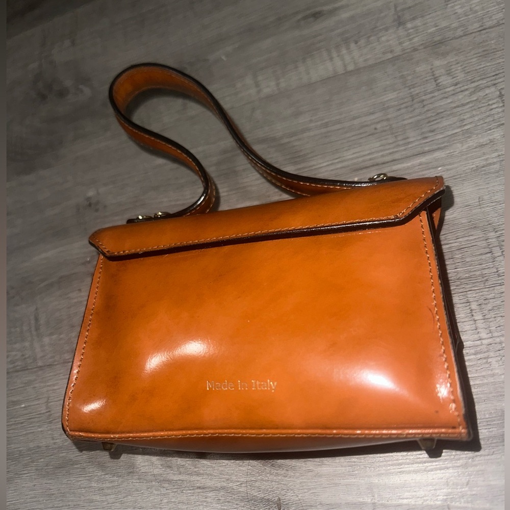 Partesi Tan Leather Handbag - Picture 2 of 5
